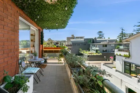 Property photo of 3/105 Howard Avenue Dee Why NSW 2099