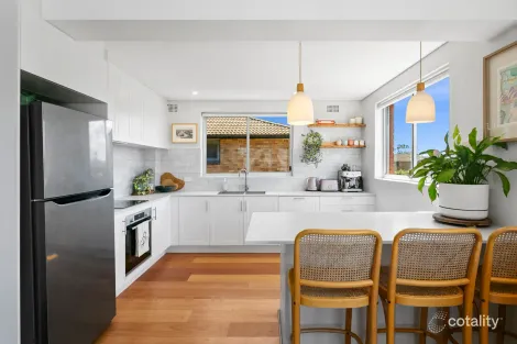 Property photo of 3/105 Howard Avenue Dee Why NSW 2099
