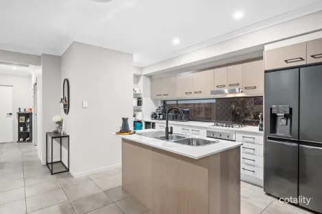 Property photo of 6 Scheyville Crescent South Ripley QLD 4306