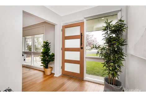 Property photo of 2 Olympia Place Melton West VIC 3337