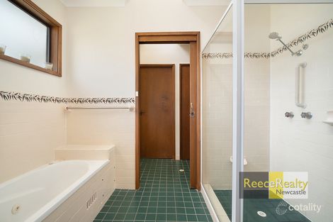 Property photo of 32 Cooksey Close Waratah West NSW 2298