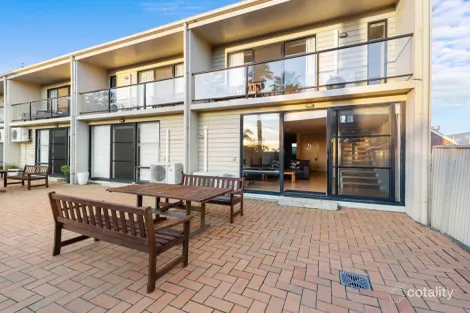 4/9 Kurnai Ave, Metung, VIC 3904