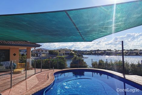 Property photo of 36 Lakeshore Drive Helensvale QLD 4212