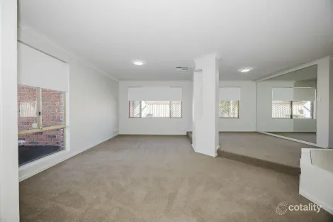 Property photo of 1 Redfern Close Thornlie WA 6108