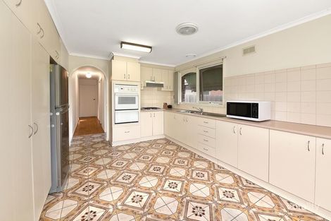 Property photo of 16 Heatherlea Crescent Keilor East VIC 3033