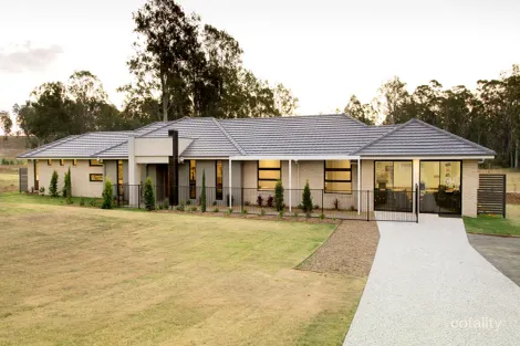 Property photo of 19 Camden Court Kensington Grove QLD 4341