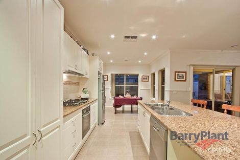 Property photo of 52 Bluehills Boulevard Pakenham VIC 3810