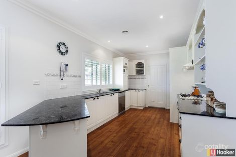 Property photo of 9 Euroka Place Jerrabomberra NSW 2619