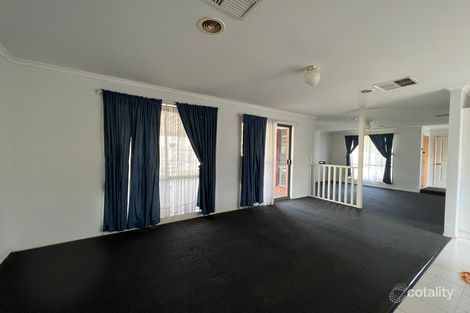 Property photo of 14 Alamanda Way Cranbourne North VIC 3977