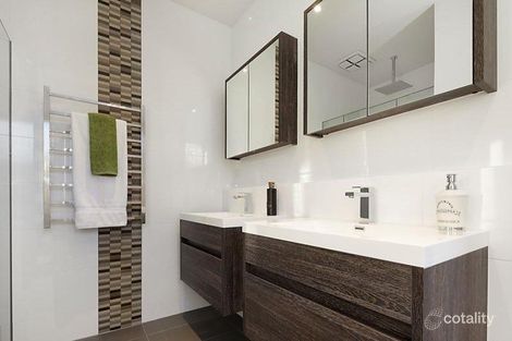 Property photo of 18 Newman Avenue Carnegie VIC 3163