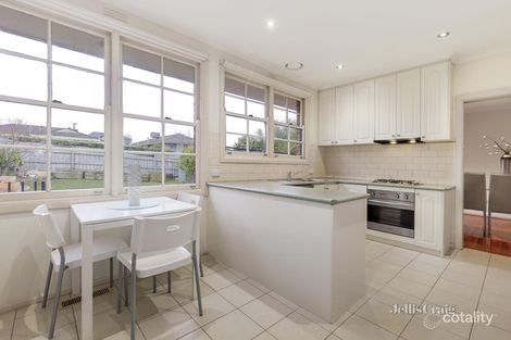 Property photo of 11 Norfolk Circuit Doncaster VIC 3108