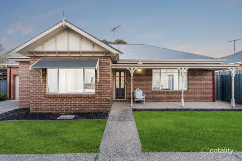 2/11 Laura Ave, Belmont, VIC 3216