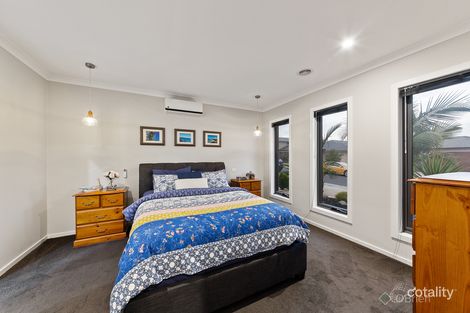 Property photo of 13 Shelburn Way Cranbourne East VIC 3977