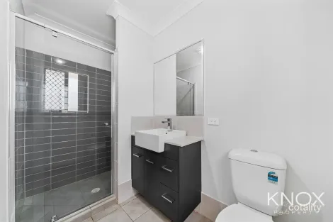 Property photo of 16 Hillside Crescent Edens Landing QLD 4207