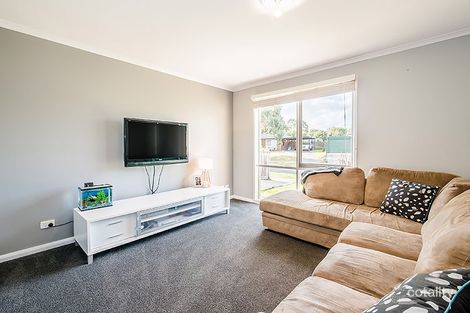 Property photo of 12 Godwin Crescent Cranbourne North VIC 3977
