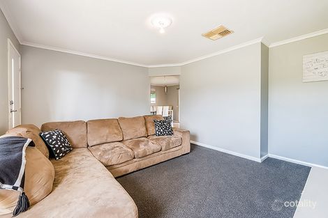 Property photo of 12 Godwin Crescent Cranbourne North VIC 3977