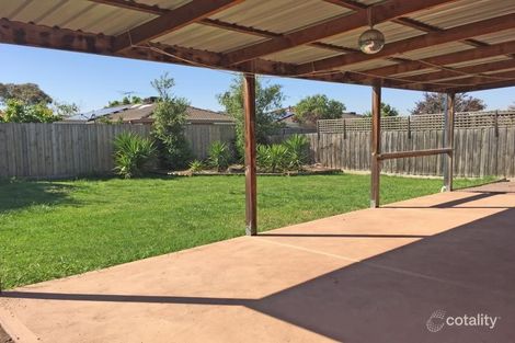 Property photo of 32 Finchley Park Crescent Tarneit VIC 3029