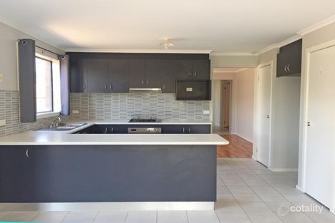 Property photo of 32 Finchley Park Crescent Tarneit VIC 3029