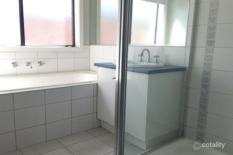 Property photo of 32 Finchley Park Crescent Tarneit VIC 3029