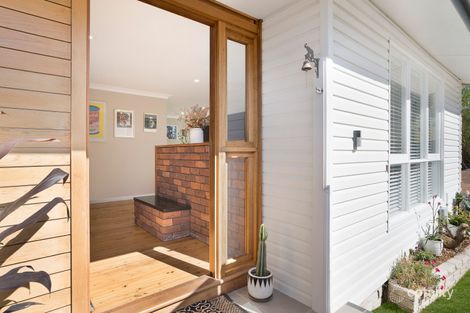 Property photo of 11 Hillside Drive Berkeley Vale NSW 2261