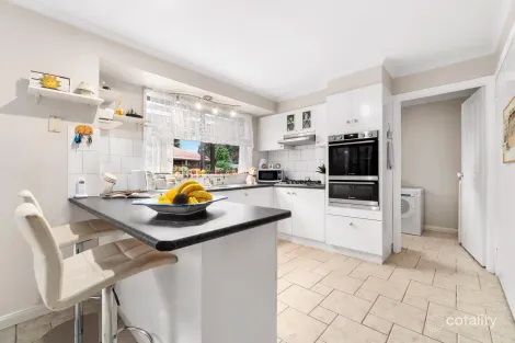 Property photo of 7 Eynon Court Mill Park VIC 3082
