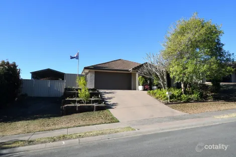 12 Bolingbroke St E, Fernvale, QLD 4306