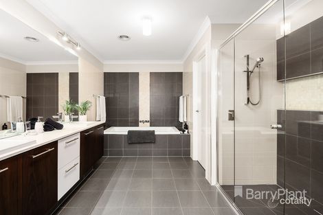 Property photo of 61 Whittens Lane Doncaster VIC 3108