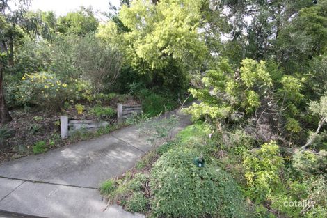 8 Kia-Ora Pde, Ferntree Gully, VIC 3156