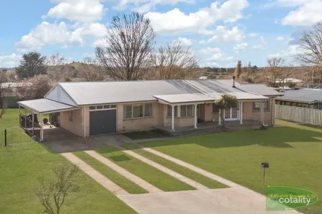 8 Rowlands St, Blayney, NSW 2799