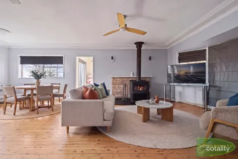 Property photo of 8 Rowlands Street Blayney NSW 2799