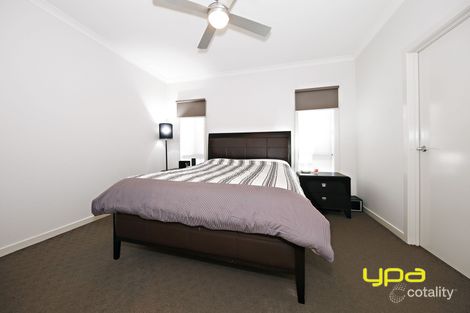 Property photo of 3 Daly Circuit Caroline Springs VIC 3023