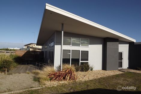 5 Blue Water Cir, Cape Paterson, VIC 3995