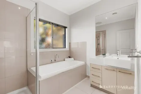 Property photo of 7 Coulthard Crescent Doreen VIC 3754