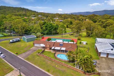 2 Innisfail Rd, Highland Park, QLD 4211