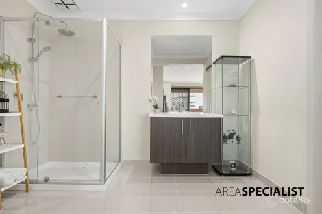 Property photo of 9 Fenway Boulevard Clyde North VIC 3978