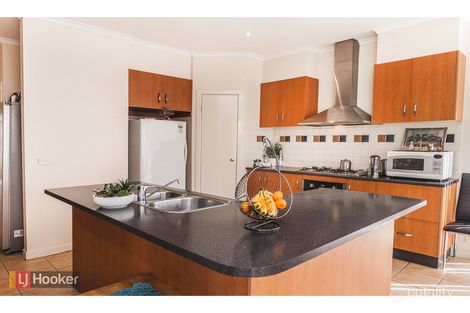 Property photo of 4 Pinehurst Rise Craigieburn VIC 3064