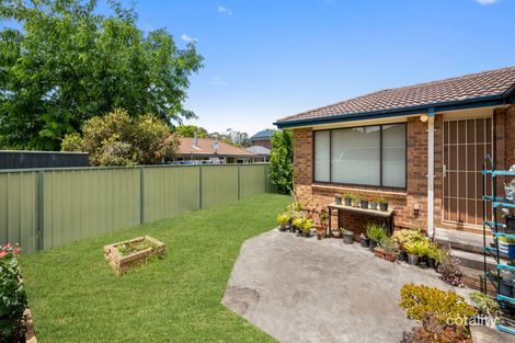 61 Hamlet Cres, Rosemeadow, NSW 2560