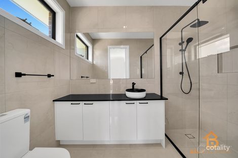 Property photo of 32 Edifice Drive Tarneit VIC 3029