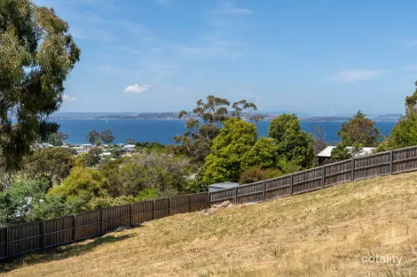 11 Roslyn Ave, Kingston Beach, TAS 7050
