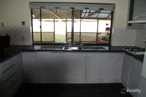 Property photo of 10 Camelia Court Morphett Vale SA 5162