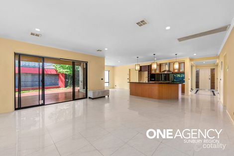 Property photo of 26 Higgs Circuit Sunbury VIC 3429