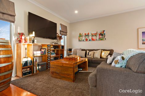 Property photo of 8 Dunsyre Avenue Cameron Park NSW 2285