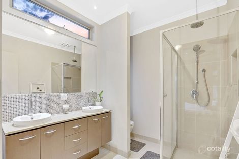 Property photo of 8 Geraldton Road Point Cook VIC 3030