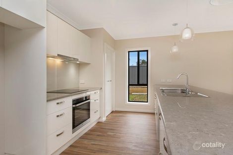 Property photo of 9 Birdwood Close Eaglehawk VIC 3556
