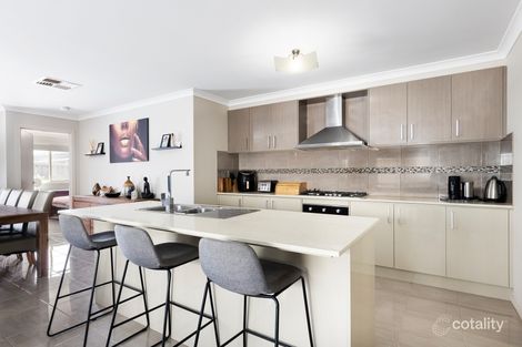 Property photo of 22 Omeara Crescent Cranbourne East VIC 3977