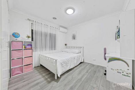 Property photo of 17 Crathe Close Roxburgh Park VIC 3064