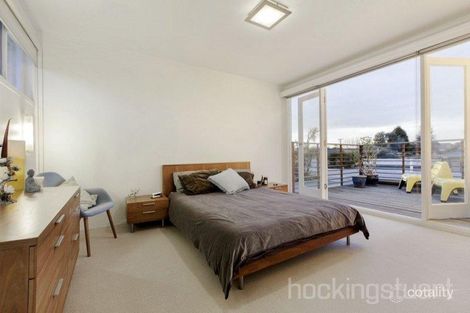 Property photo of 13 Carinya Road Bentleigh East VIC 3165