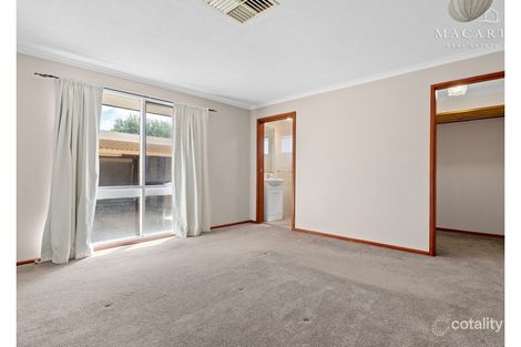 Property photo of 6 Telopea Crescent Lake Albert NSW 2650