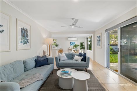 11 Bandaroo St, Warana, QLD 4575