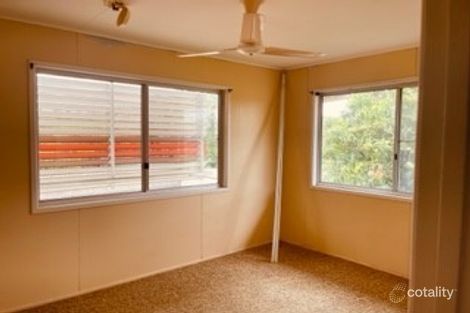 Property photo of 30 Brock Crescent Dysart QLD 4745